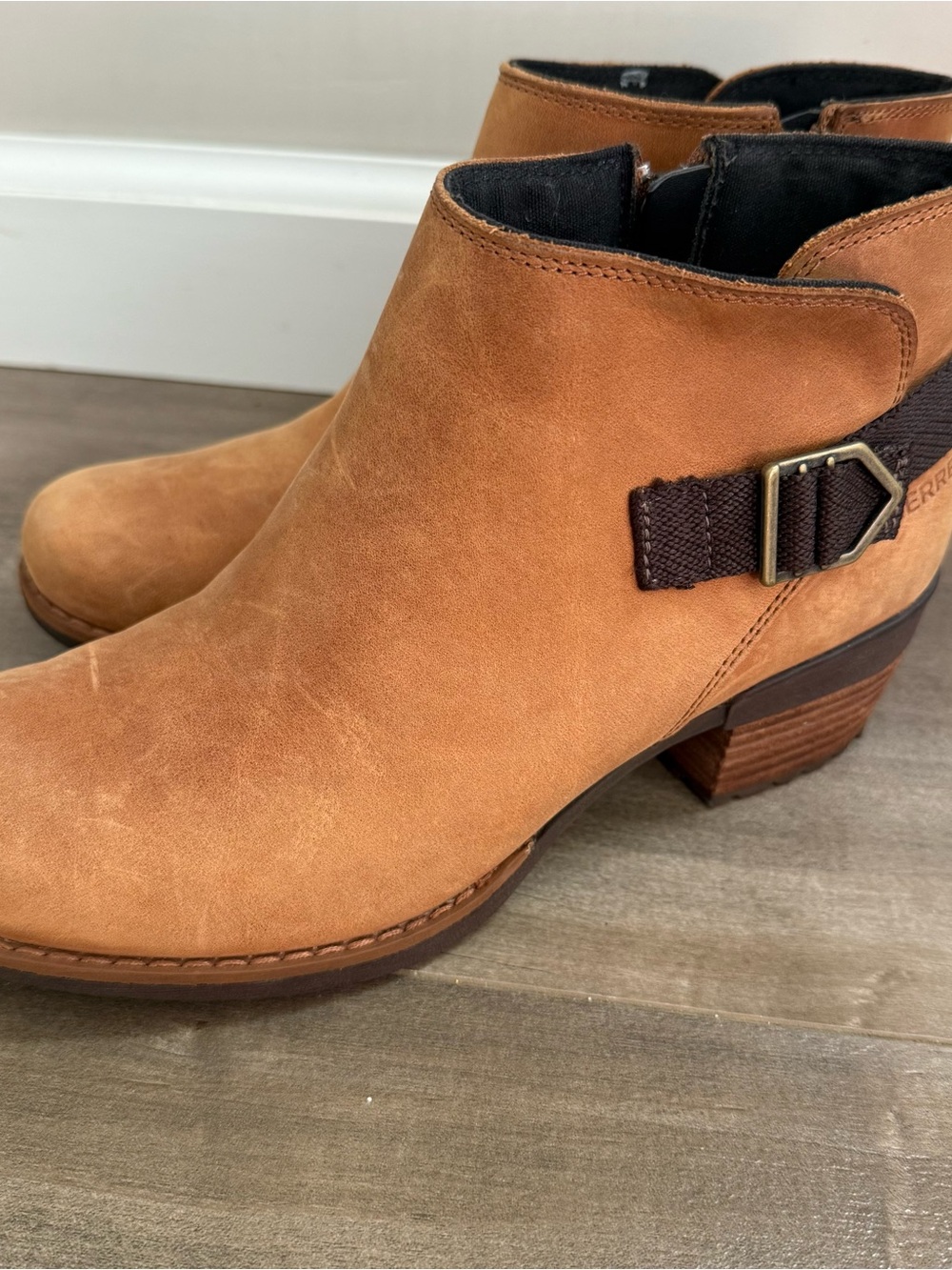 Merrell Shiloh II Bluff Boot Women 7 Ankle Boot Tan Brown Buckle Heel EUC